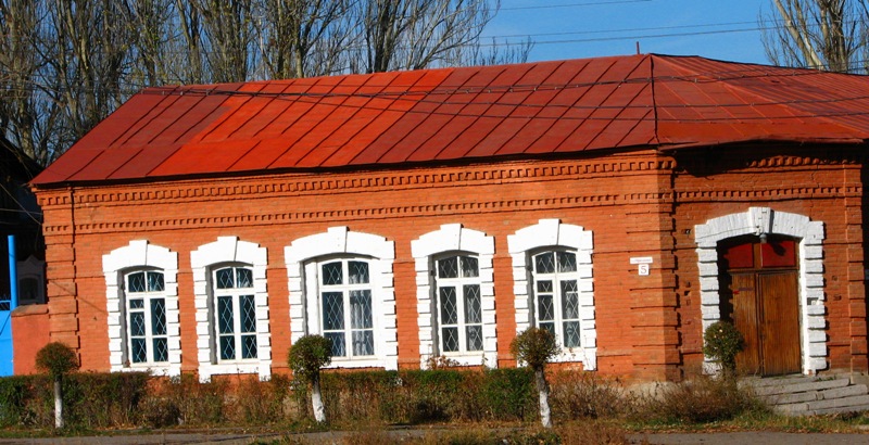 Дом в центре Каркола используемый в коммерческих целях, недалеко от краеведческого музея.