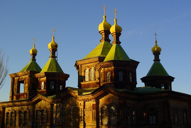 Троицкая православная церковь в Караколе.