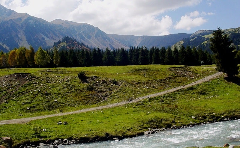 In the gorge of Dzhety-Oguz.