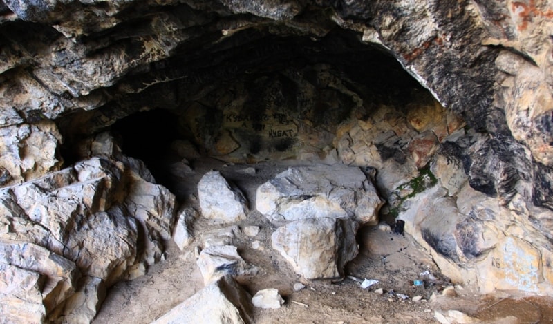 Начало пещеры Ак-Чункур.