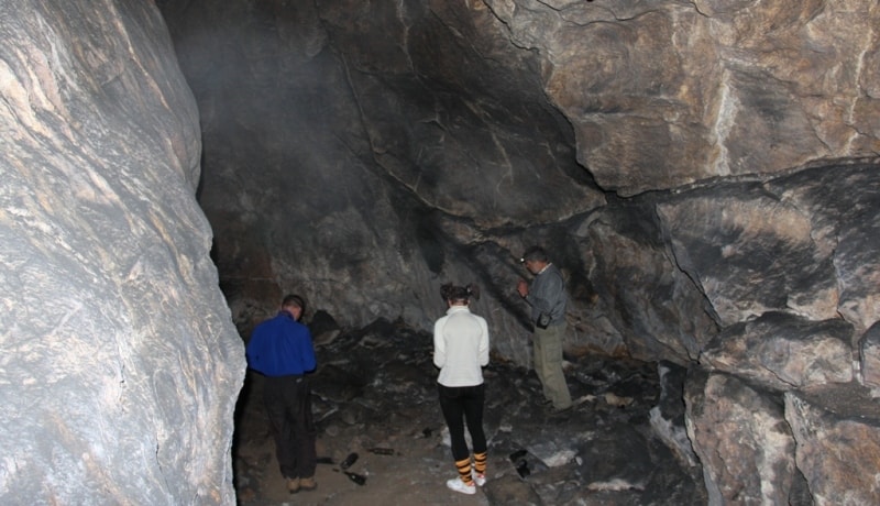 In cave Ak-Chunkur.