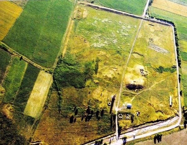 Вид на архитектурно-археологический комплекс Башня Бурана. Аэрофотосъемка.