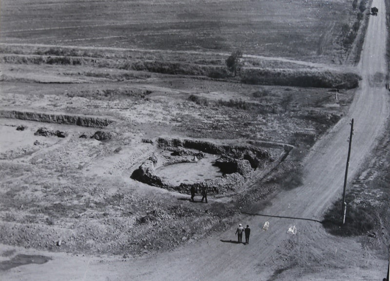 Excavation of the second and third mausoleums. 1972 - 1975.