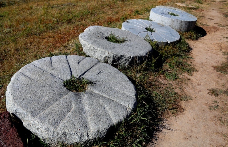 The stone instruments of labor found in vicinities of the Tower Burana complex.