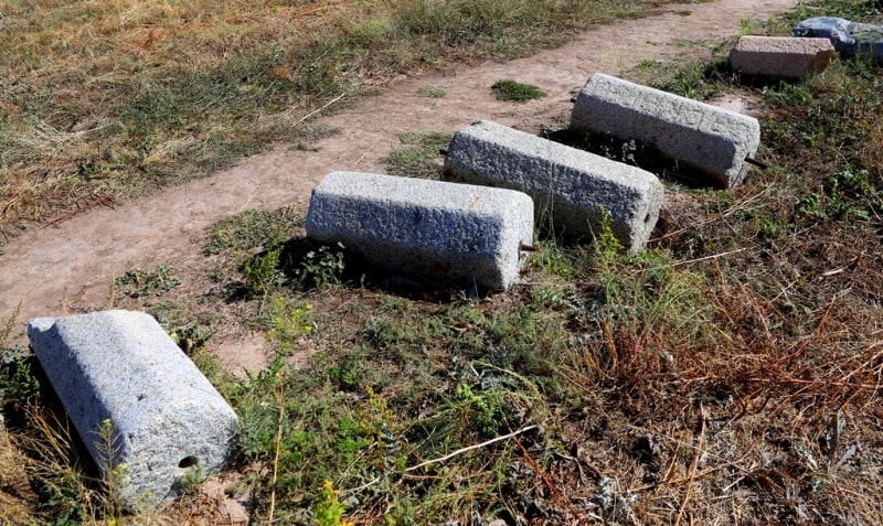 The stone instruments of labor found in vicinities of the Tower Burana complex.