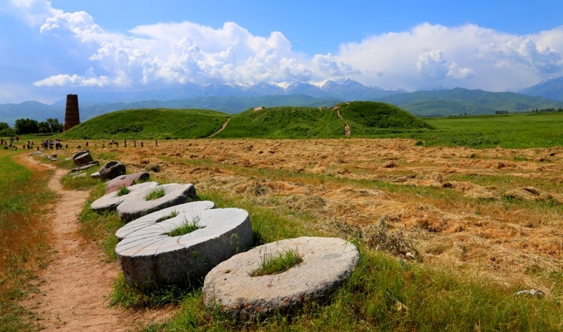 The stone instruments of labor found in vicinities of the Tower Burana complex.