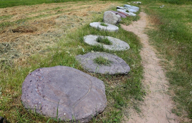 The stone instruments of labor found in vicinities of the Tower Burana complex.