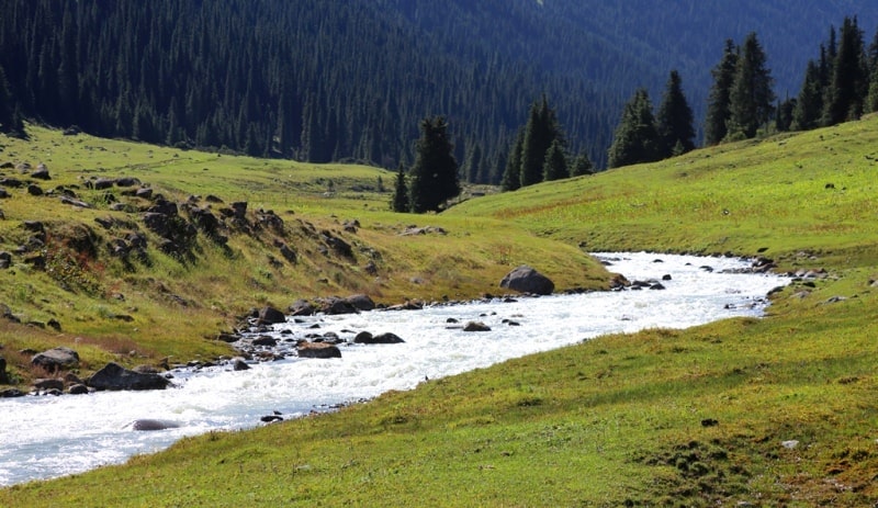 Environs of the river and gorge Arasan.