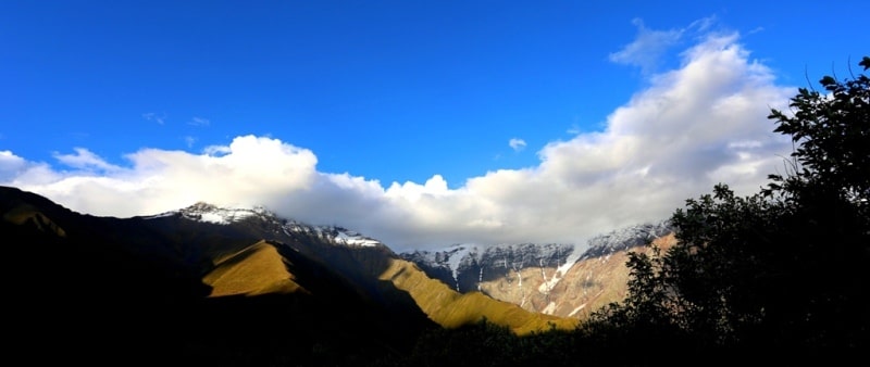 Environs of the river and gorge Arasan.