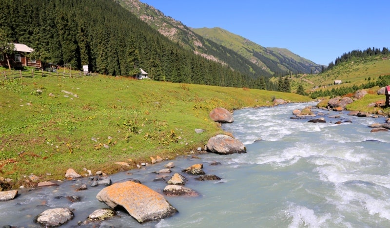 Environs of the river and gorge Arasan.