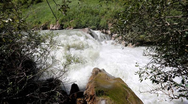 Environs of the river and gorge Arasan.