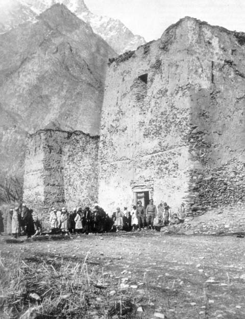 Стена памирской крепости Калаи-памар в Ушане. В настоящее врем не существует. Фотографи начала XX веков. Из архива Несаревой.