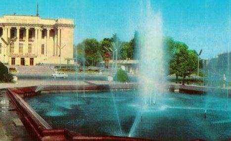 Душанбе, 1970 год, архитекторы — Д. Билибин, Х. Юлдашев. Площадь имени 800-летия Москвы.