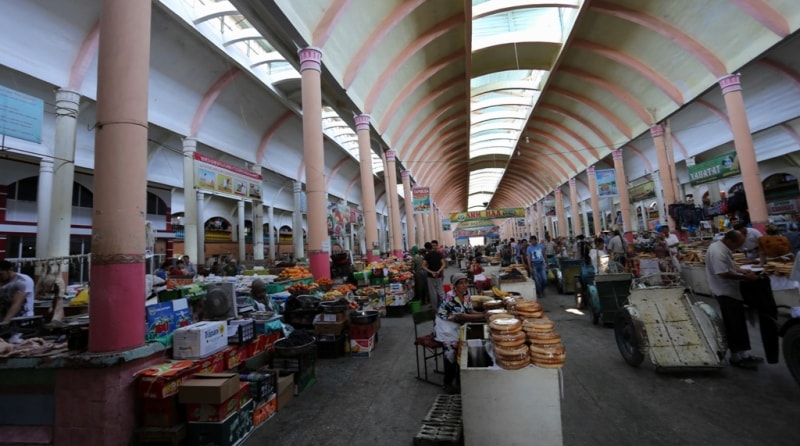 Market Panchshanbe. 