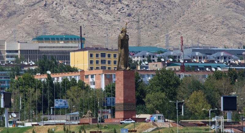  Statue Ismail Somoni  in Khudjand.