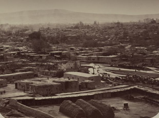 Ura-Tyube. A market square.