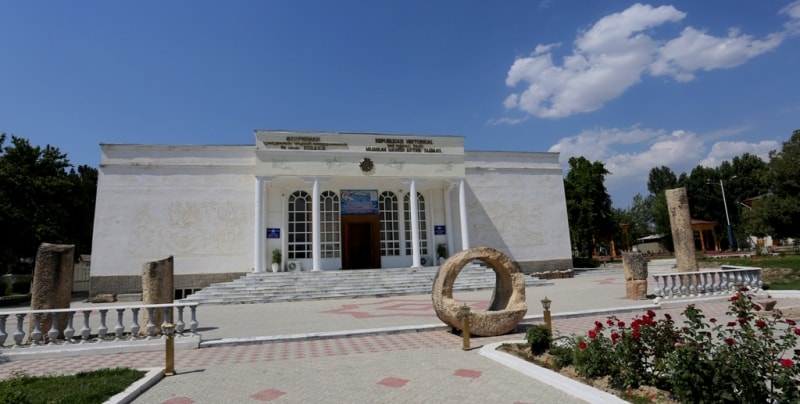 Building of a museum in Пенджикенте.