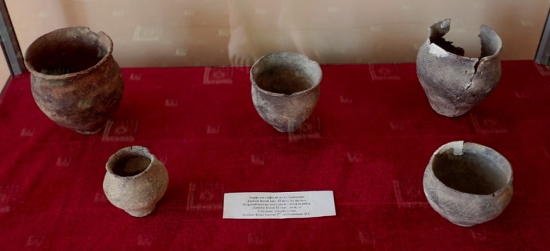 Ceramic vessels from burial ground Dashti Kozi. II millenium up to BC.