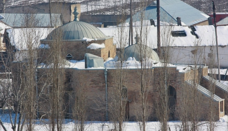 Makhdumi Azam the mausoleum.