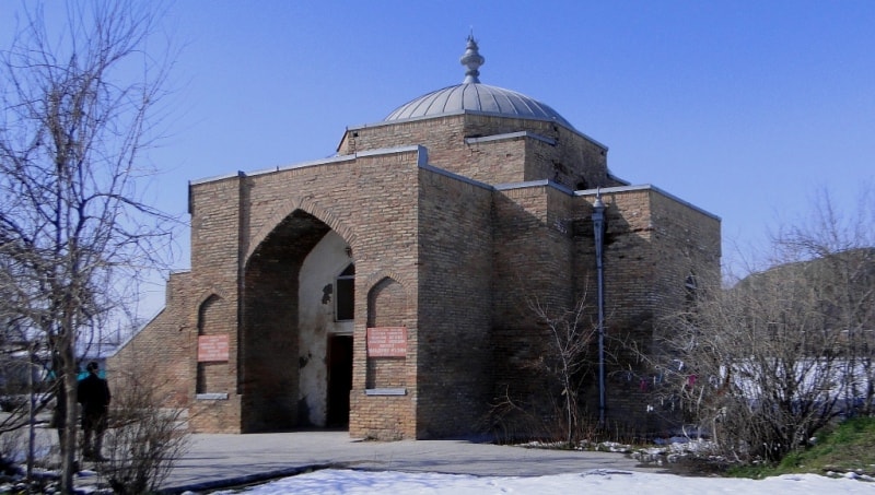 Makhdumi Azam the mausoleum.