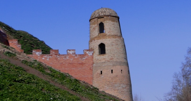 Одна из башен у Гиссарских ворот.