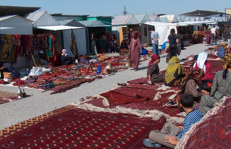 Market of Altyn-Asar.