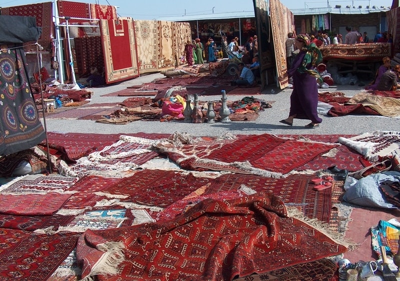 Market of Altyn-Asar.