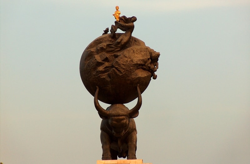 Monument Ashgabat earthquake.