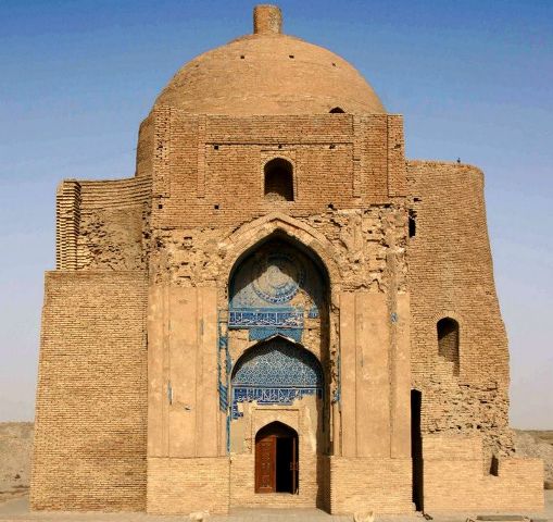 Mausoleum of Abu-Sayid Hayr in Meana.