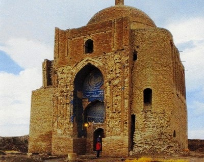 Mausoleum of Abu-Sayid Hayr in Meana.