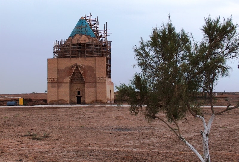 Мавзолей Султан Текеша (XII в.). 