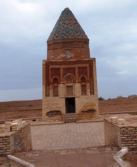 Усыпальница Хорезмшаха Ала-ад-дина Текеша (старшего сына иль-Арслана). 1220 год. 