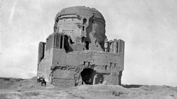 Sultan Sanjar mausoleum. Photo Gaspard-Félix Tournachon. 1890.