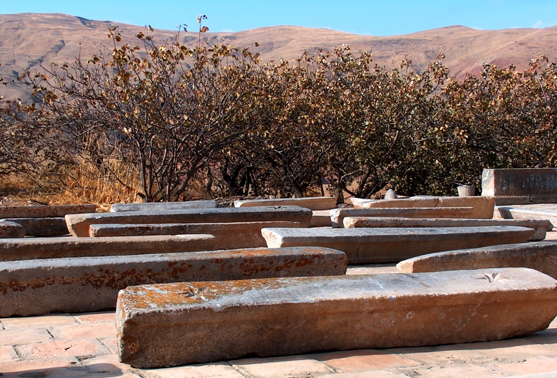 Gravestones at mausoleum Laynagar-Ata.