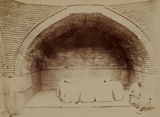 Interior view of the Bibi Khanum mausoleum. Amateur photographer G.А.Pankratiev “Album of historical monuments of Samarkand” 1890.