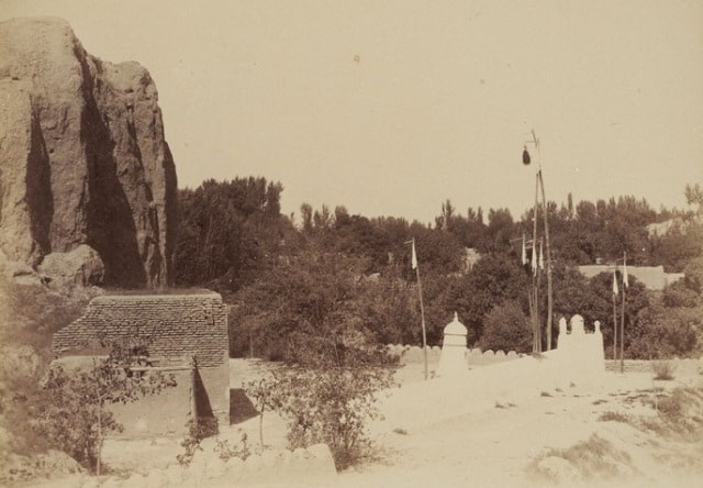 The grave of saint Khoja Daniyar, an associate of saint Kusam ibn Abbas, who died in the year 56 of the Khujra (RH 677). Amateur photographer G.А.Pankratiev “Album of historical monuments of Samarkand” 1890.