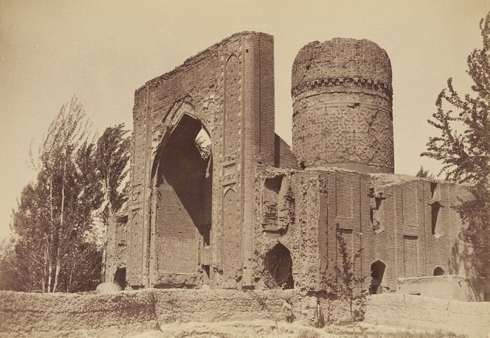 Mausoleum Ishrat-khan on a tomb of grandmother Tamerlana Sakhib-Davlyat-bek, the daughter of Emir-Dzhalaludzhina. Photographer-fan G.A.Pankratyev «The Album of historical monuments of Samarkand» 1890.