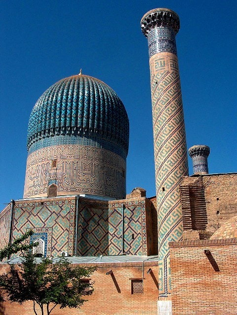 Minarets of Sher-dor madrasah.