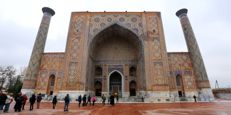 Minarets of Sher-dor madrasah.