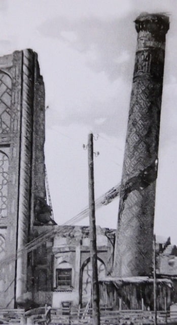 Minarets of Ulugbek Madrasah. On January 7, 1932. 