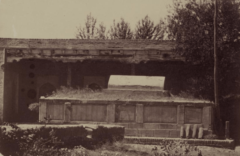 Abdu-Durun. Tomb (sagana) of the saint.