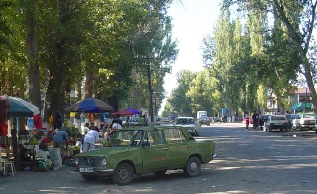 Улица имени Абая Кунанбаева в поселке Байсеит.