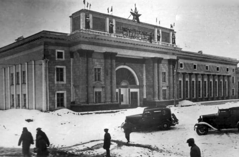 Железнодорожный вокзал Алма-Ата-II. 1939 год.