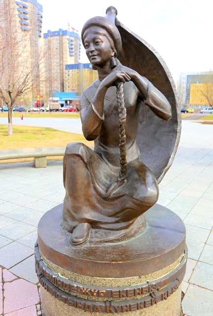 Scythe - girlish beauty - a sculpture on the Avenue of fairy tales.