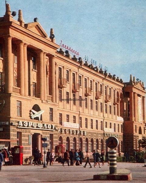 Гостиница «Ишим». Фотография Б. Подгорный. 1971 год.