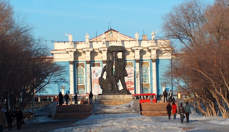 Памятник “Шахтёрская Слава” в Караганде.
