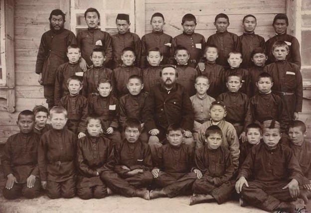 Ученики Каркаралинской сельскохозяйственной школы.