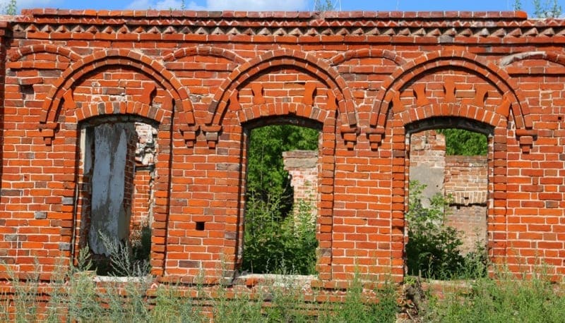 Остатки дома Кладеновых в Пресногорьковке. 2023 г. 