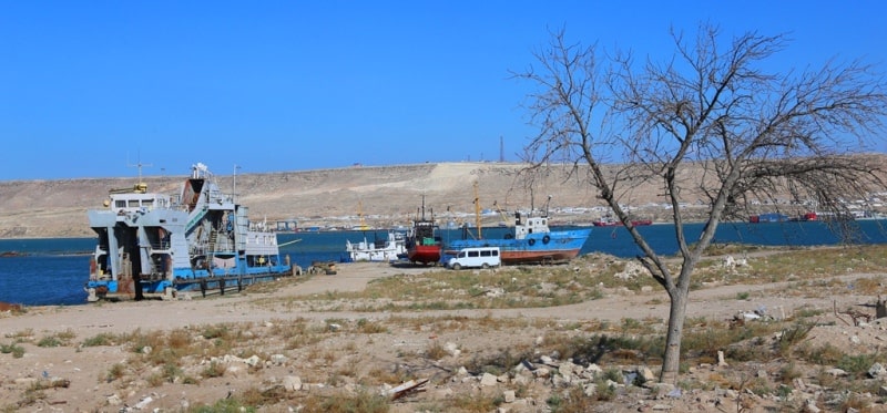 The sea port of Bautino.