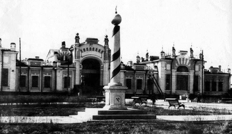 Railway station in Turkestan. 1920s.